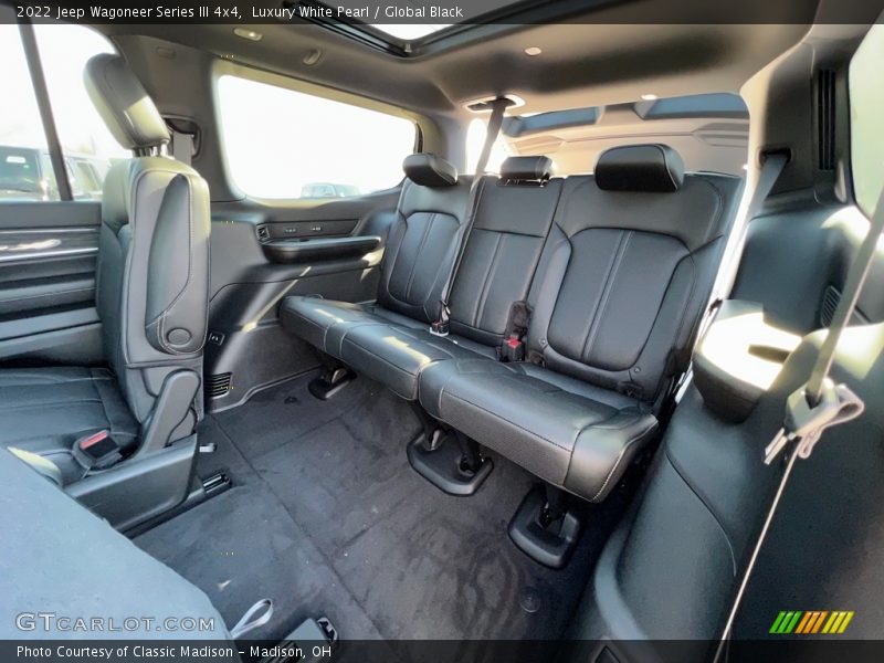 Luxury White Pearl / Global Black 2022 Jeep Wagoneer Series III 4x4