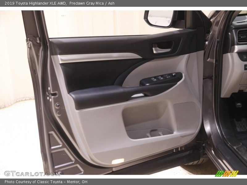 Predawn Gray Mica / Ash 2019 Toyota Highlander XLE AWD