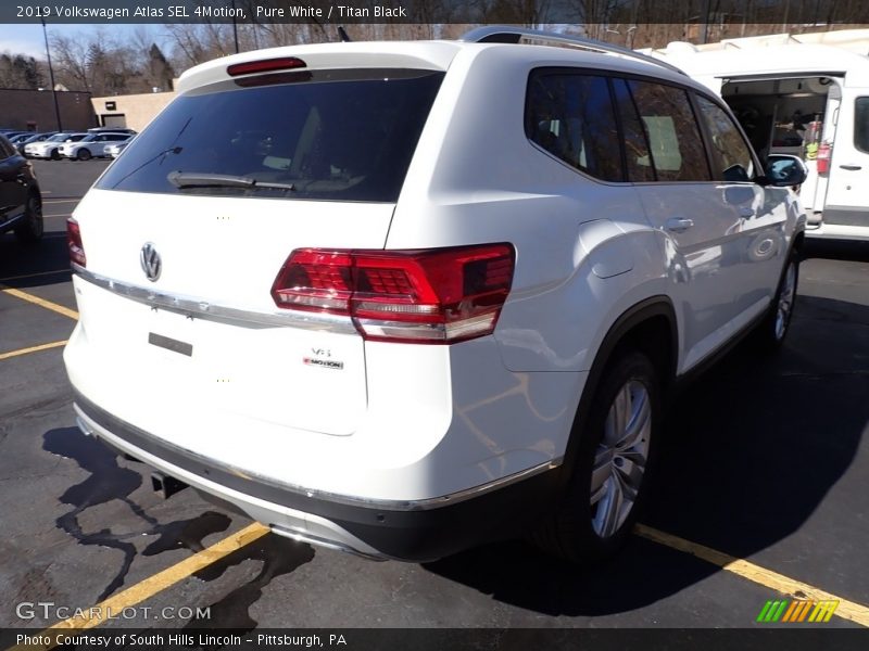 Pure White / Titan Black 2019 Volkswagen Atlas SEL 4Motion