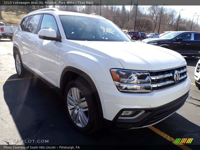 Pure White / Titan Black 2019 Volkswagen Atlas SEL 4Motion