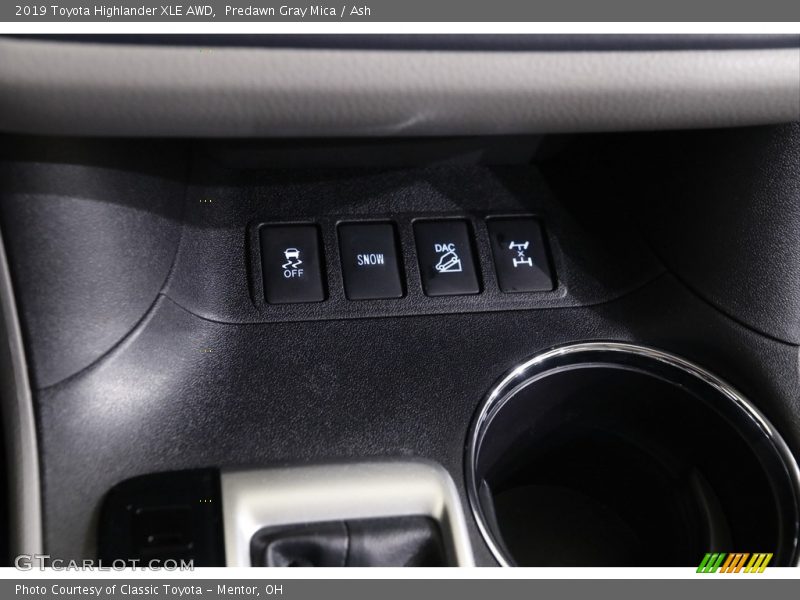 Predawn Gray Mica / Ash 2019 Toyota Highlander XLE AWD