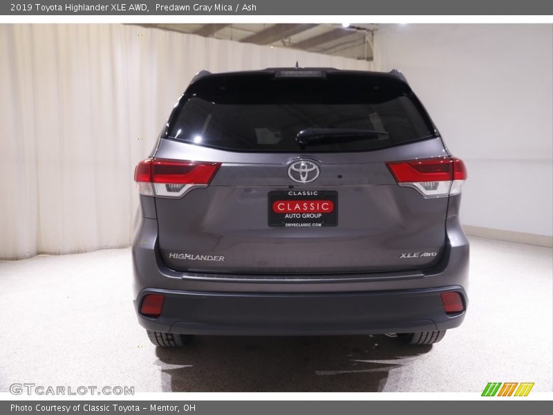 Predawn Gray Mica / Ash 2019 Toyota Highlander XLE AWD