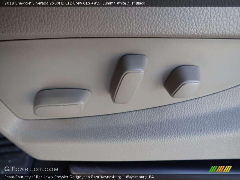 Summit White / Jet Black 2019 Chevrolet Silverado 2500HD LTZ Crew Cab 4WD