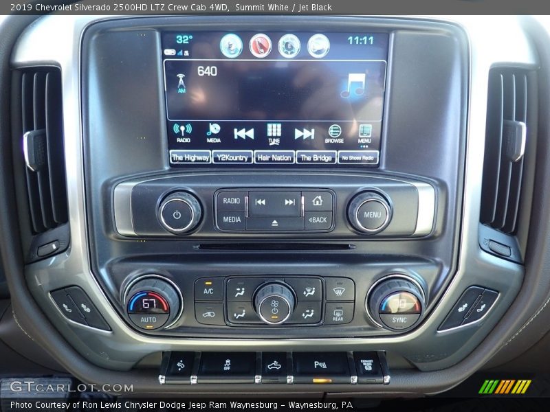 Summit White / Jet Black 2019 Chevrolet Silverado 2500HD LTZ Crew Cab 4WD