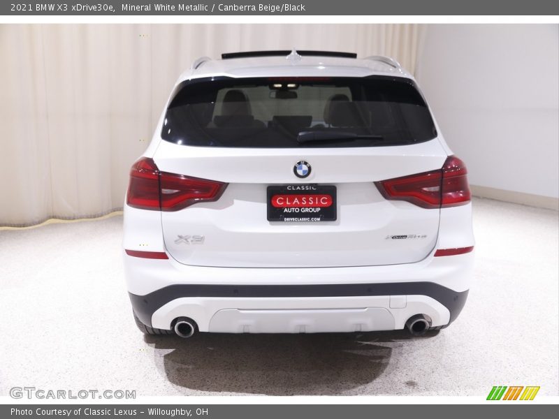 Mineral White Metallic / Canberra Beige/Black 2021 BMW X3 xDrive30e