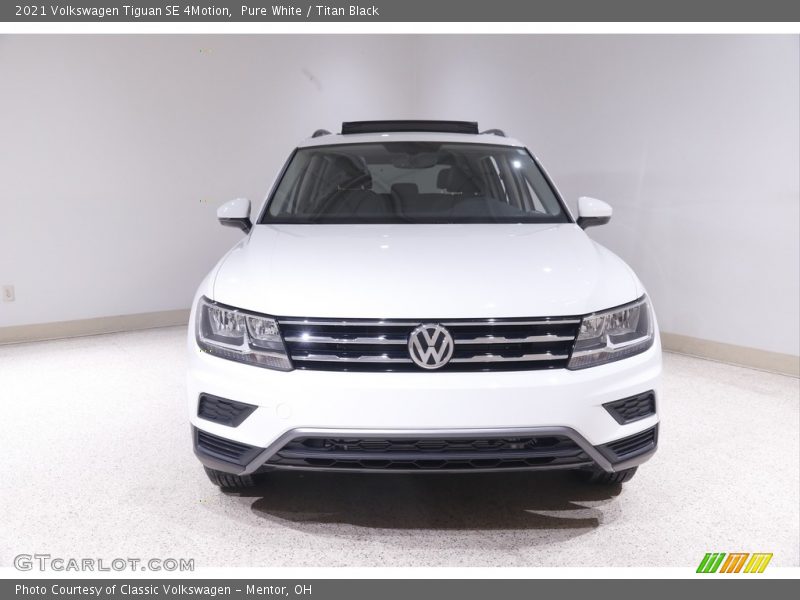 Pure White / Titan Black 2021 Volkswagen Tiguan SE 4Motion