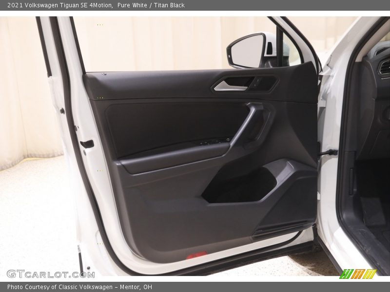 Pure White / Titan Black 2021 Volkswagen Tiguan SE 4Motion