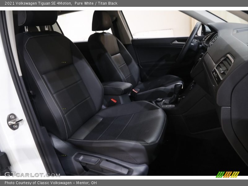 Pure White / Titan Black 2021 Volkswagen Tiguan SE 4Motion