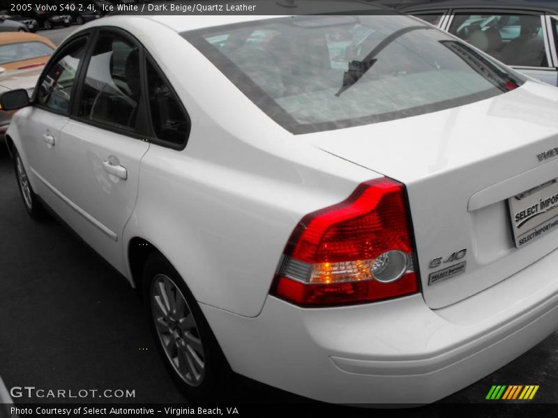 Ice White / Dark Beige/Quartz Leather 2005 Volvo S40 2.4i
