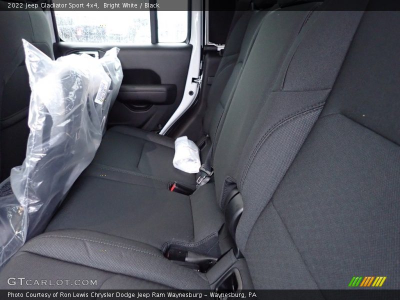 Bright White / Black 2022 Jeep Gladiator Sport 4x4