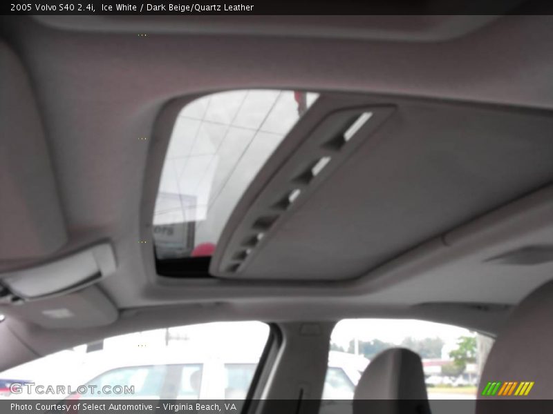 Ice White / Dark Beige/Quartz Leather 2005 Volvo S40 2.4i