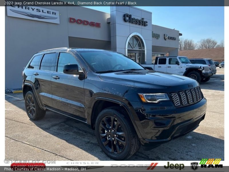 Diamond Black Crystal Pearl / Black 2022 Jeep Grand Cherokee Laredo X 4x4