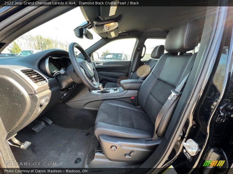 Front Seat of 2022 Grand Cherokee Laredo X 4x4