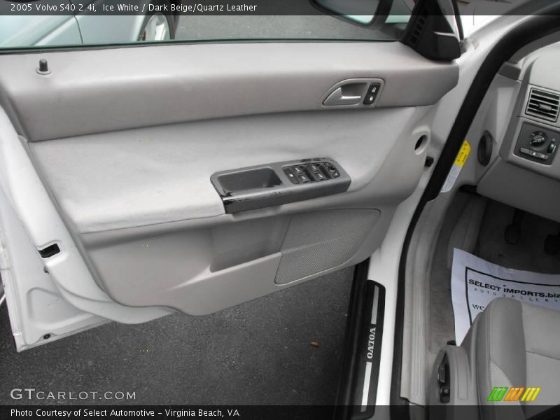 Ice White / Dark Beige/Quartz Leather 2005 Volvo S40 2.4i