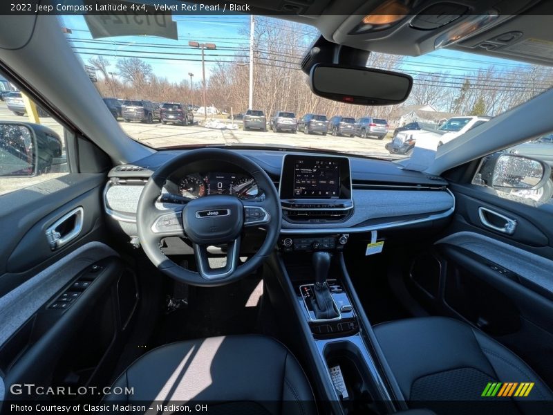Velvet Red Pearl / Black 2022 Jeep Compass Latitude 4x4