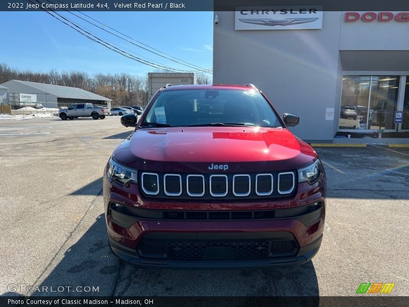Velvet Red Pearl / Black 2022 Jeep Compass Latitude 4x4