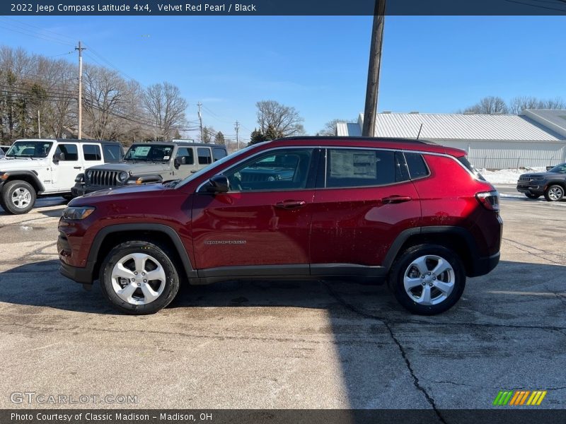 Velvet Red Pearl / Black 2022 Jeep Compass Latitude 4x4