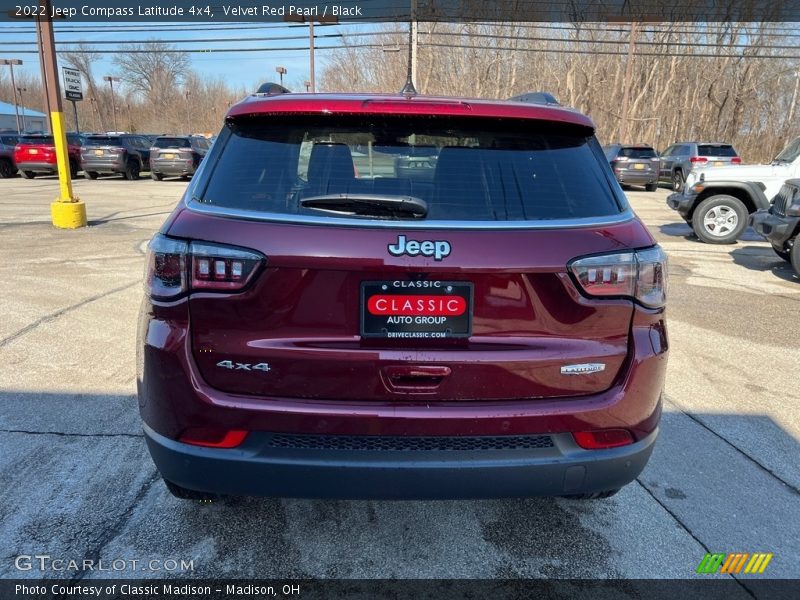 Velvet Red Pearl / Black 2022 Jeep Compass Latitude 4x4