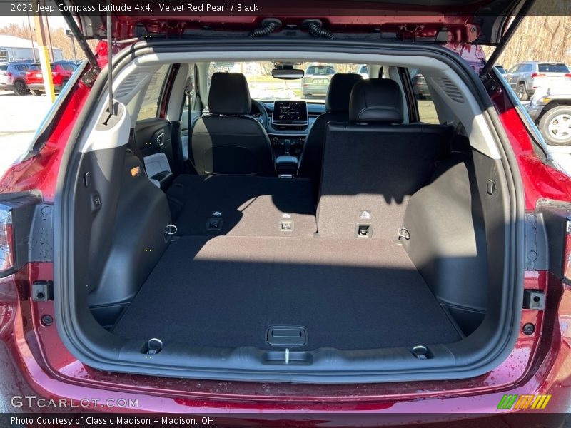 Velvet Red Pearl / Black 2022 Jeep Compass Latitude 4x4