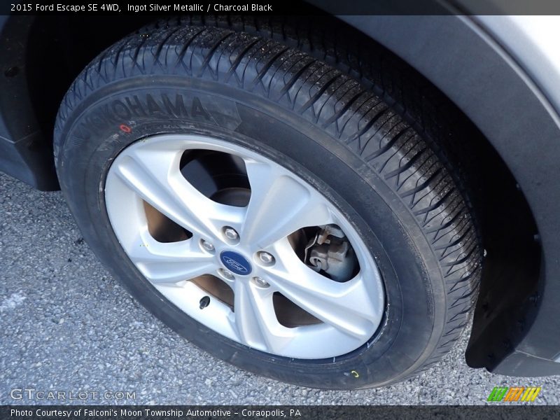 Ingot Silver Metallic / Charcoal Black 2015 Ford Escape SE 4WD