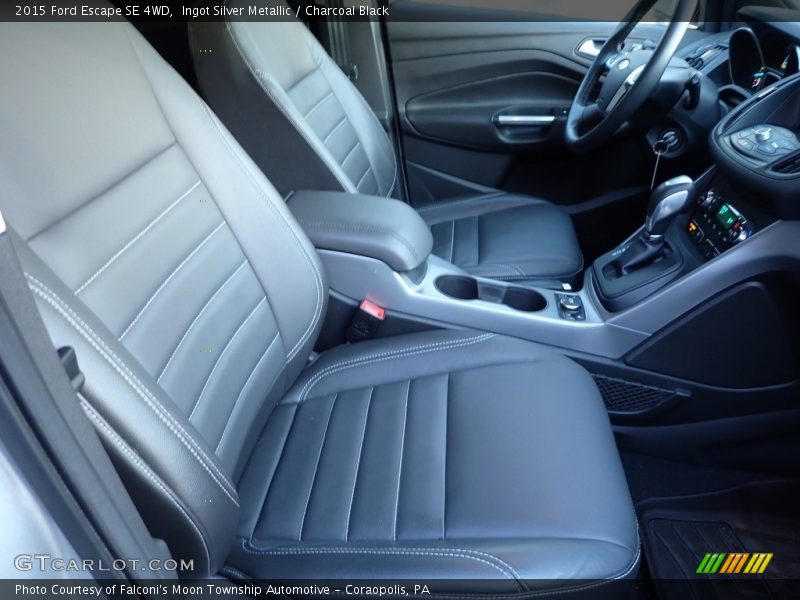 Ingot Silver Metallic / Charcoal Black 2015 Ford Escape SE 4WD