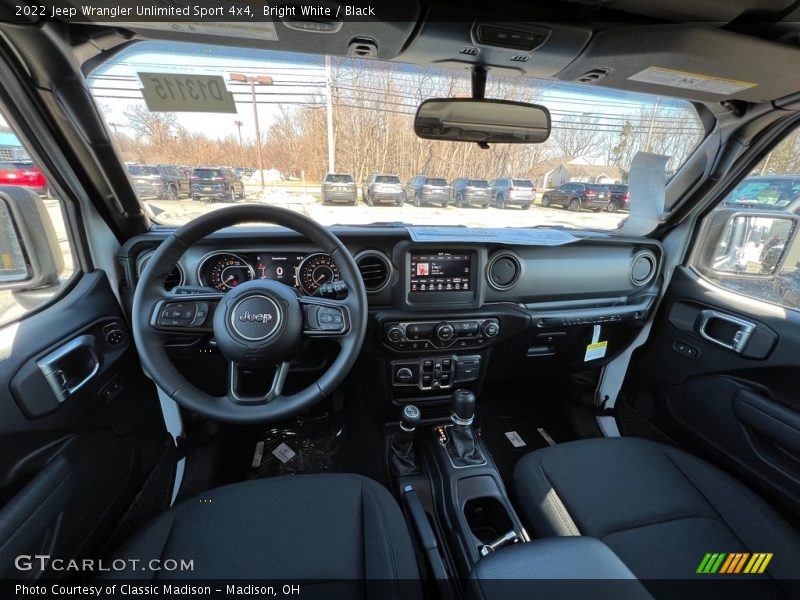 Bright White / Black 2022 Jeep Wrangler Unlimited Sport 4x4