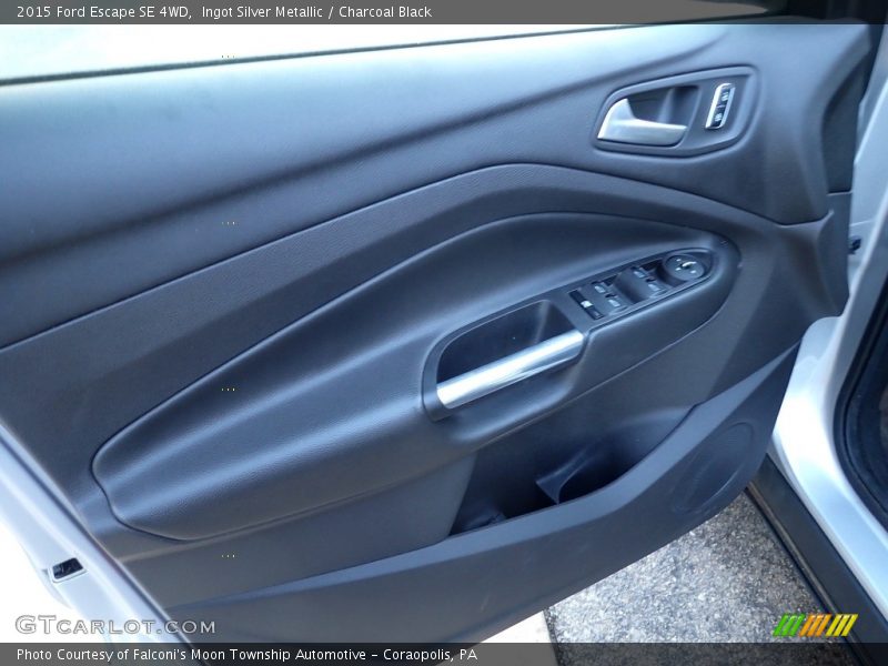Ingot Silver Metallic / Charcoal Black 2015 Ford Escape SE 4WD