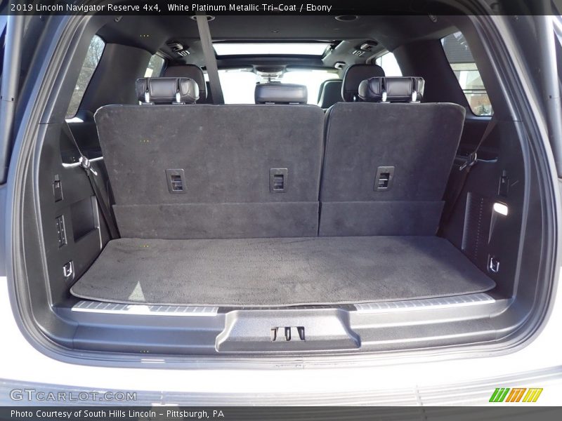 White Platinum Metallic Tri-Coat / Ebony 2019 Lincoln Navigator Reserve 4x4