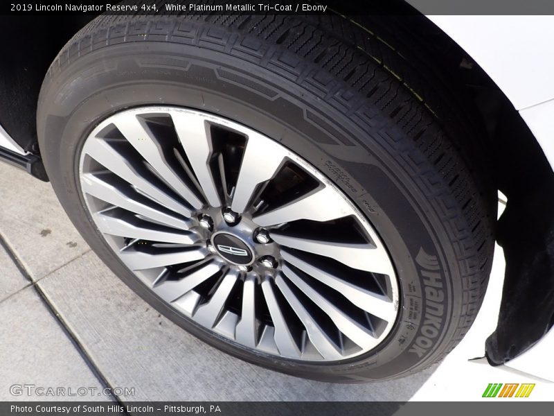  2019 Navigator Reserve 4x4 Wheel