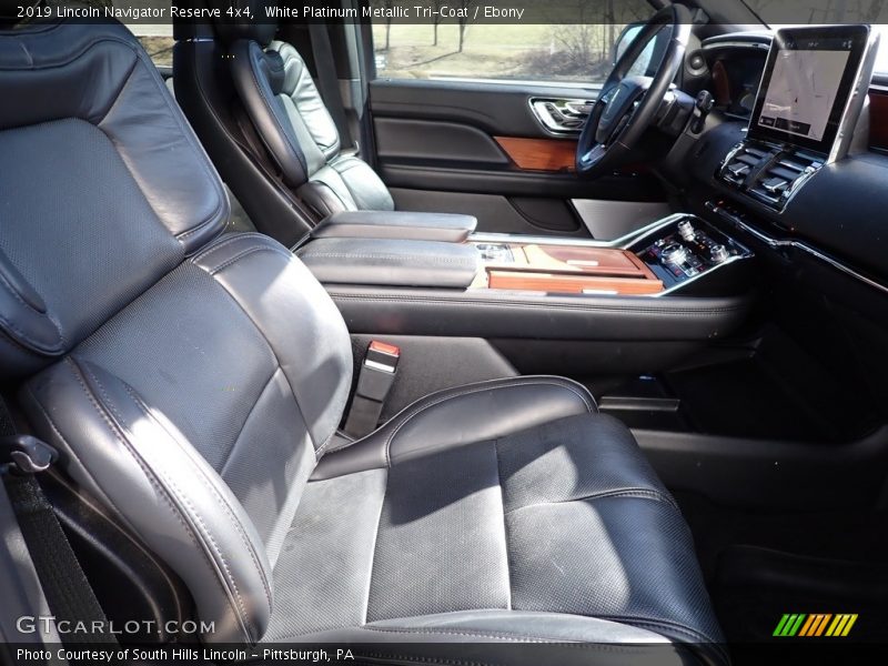 Front Seat of 2019 Navigator Reserve 4x4