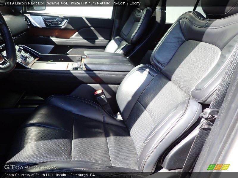 Front Seat of 2019 Navigator Reserve 4x4