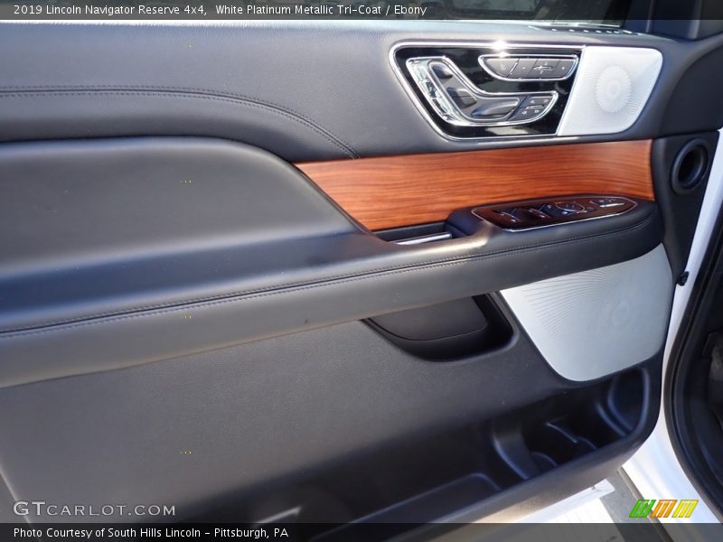 White Platinum Metallic Tri-Coat / Ebony 2019 Lincoln Navigator Reserve 4x4