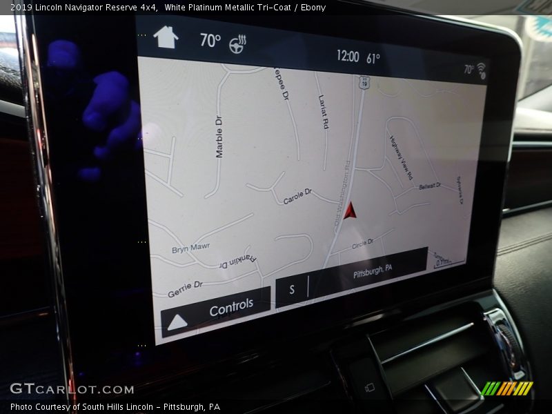 White Platinum Metallic Tri-Coat / Ebony 2019 Lincoln Navigator Reserve 4x4