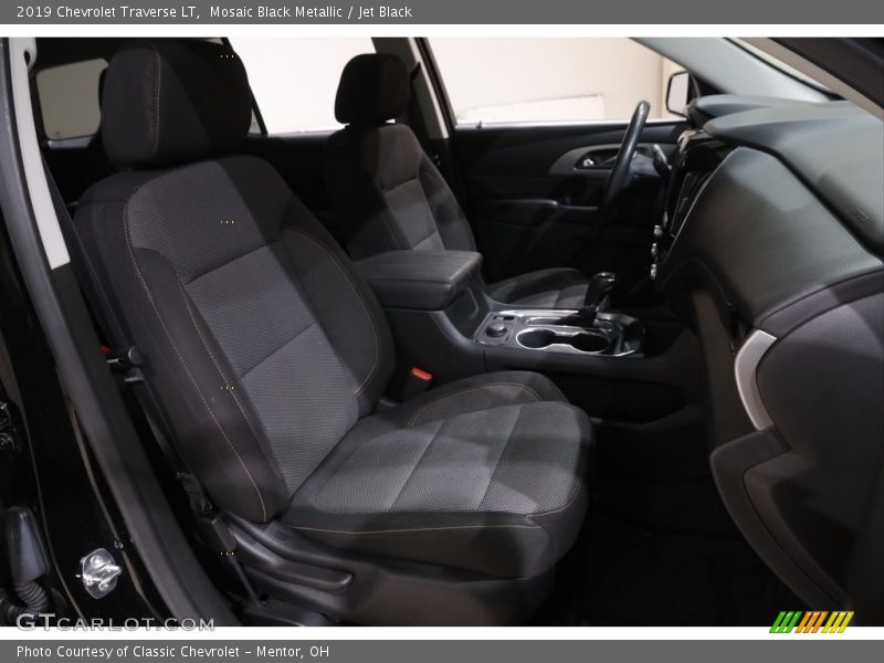 Mosaic Black Metallic / Jet Black 2019 Chevrolet Traverse LT