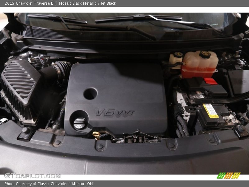 Mosaic Black Metallic / Jet Black 2019 Chevrolet Traverse LT