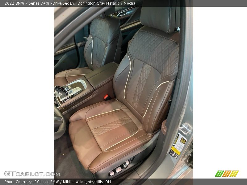 Front Seat of 2022 7 Series 740i xDrive Sedan