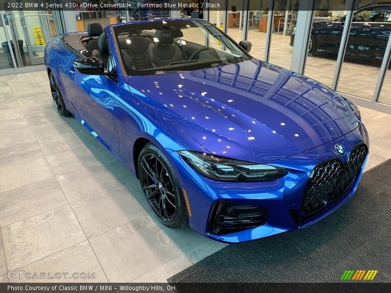 Front 3/4 View of 2022 4 Series 430i xDrive Convertible
