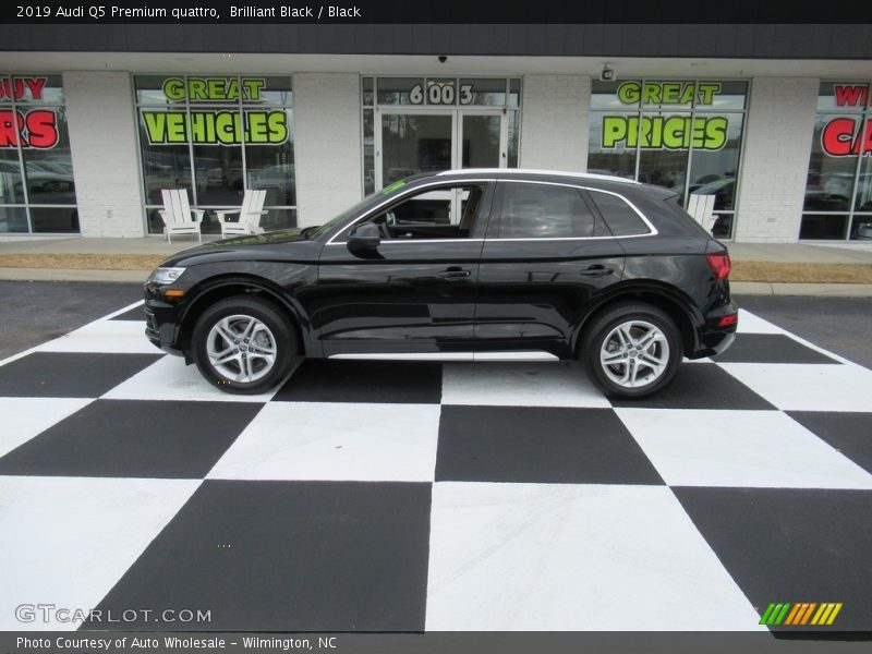 Brilliant Black / Black 2019 Audi Q5 Premium quattro