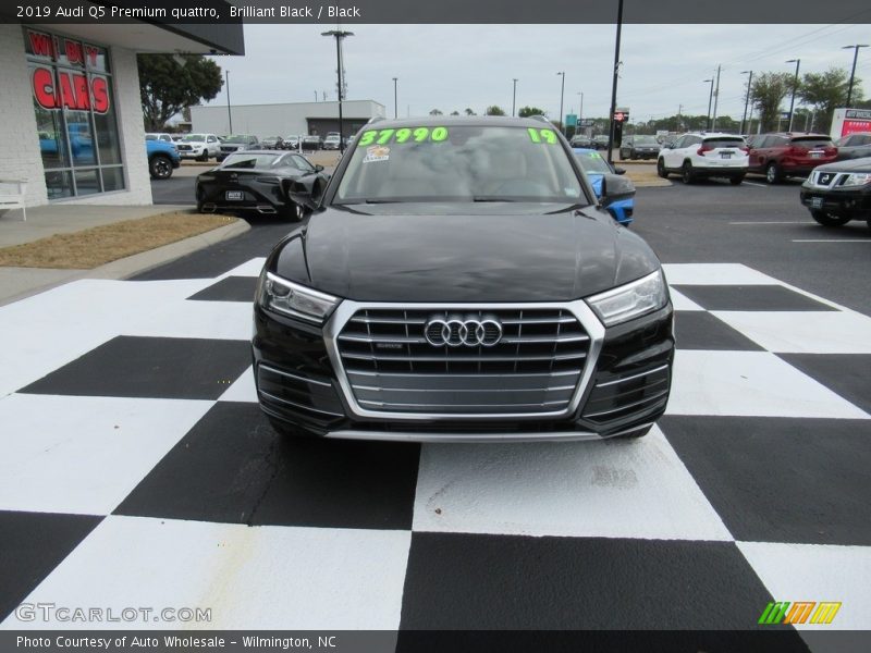 Brilliant Black / Black 2019 Audi Q5 Premium quattro