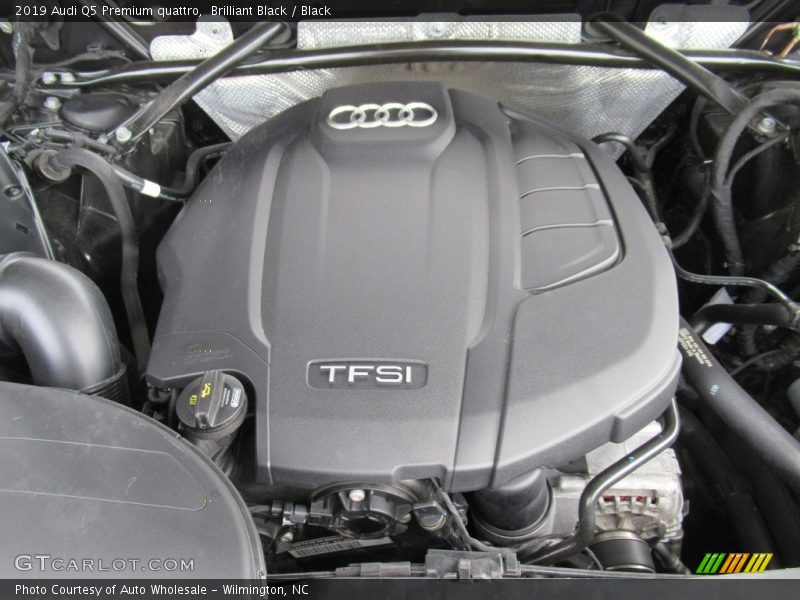 Brilliant Black / Black 2019 Audi Q5 Premium quattro