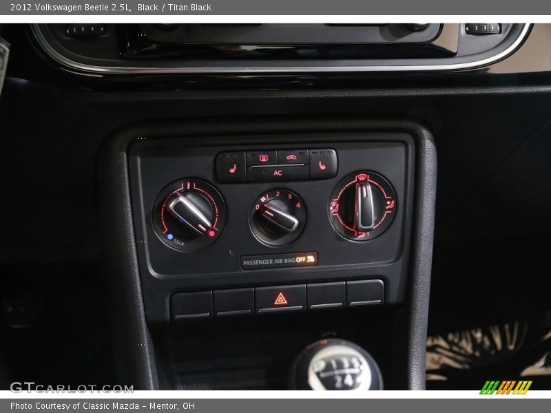 Black / Titan Black 2012 Volkswagen Beetle 2.5L