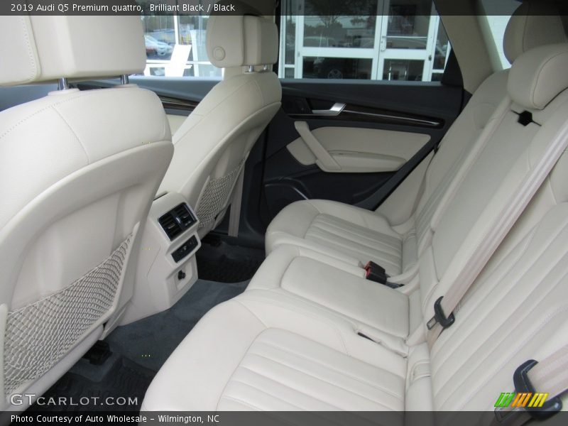 Brilliant Black / Black 2019 Audi Q5 Premium quattro