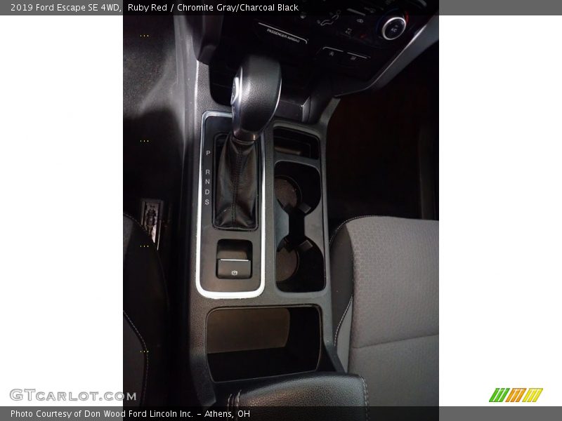 Ruby Red / Chromite Gray/Charcoal Black 2019 Ford Escape SE 4WD