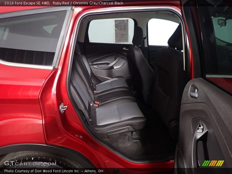 Ruby Red / Chromite Gray/Charcoal Black 2019 Ford Escape SE 4WD