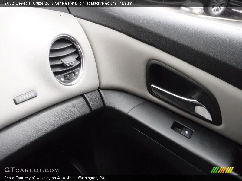 Silver Ice Metallic / Jet Black/Medium Titanium 2012 Chevrolet Cruze LS