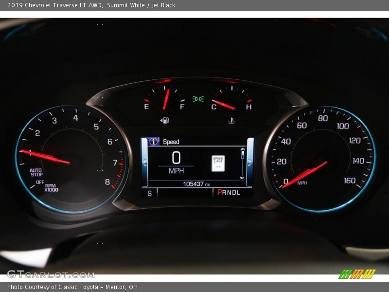 Summit White / Jet Black 2019 Chevrolet Traverse LT AWD