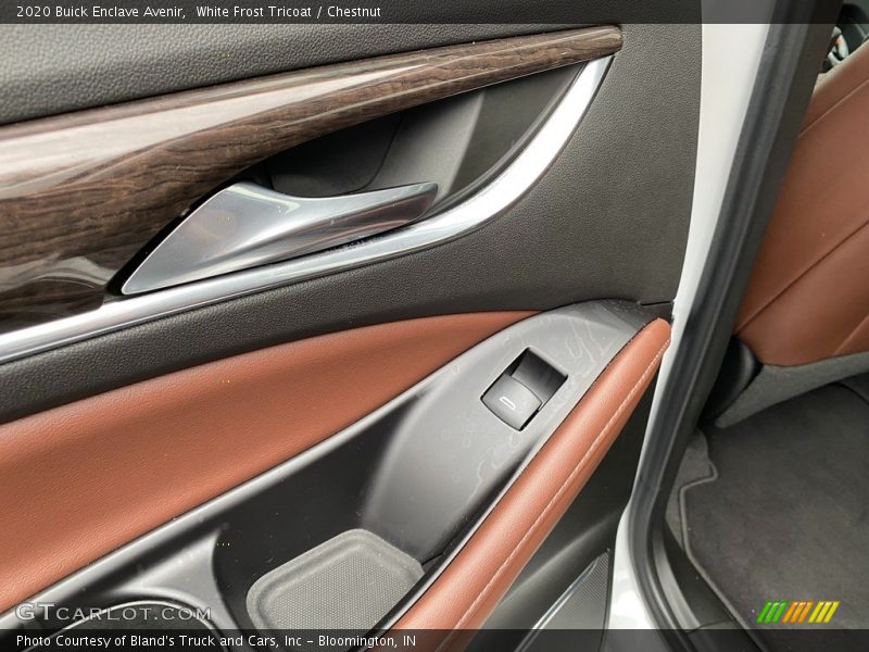 White Frost Tricoat / Chestnut 2020 Buick Enclave Avenir