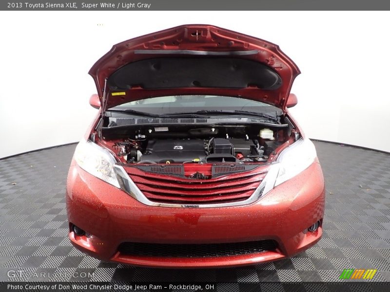 Super White / Light Gray 2013 Toyota Sienna XLE