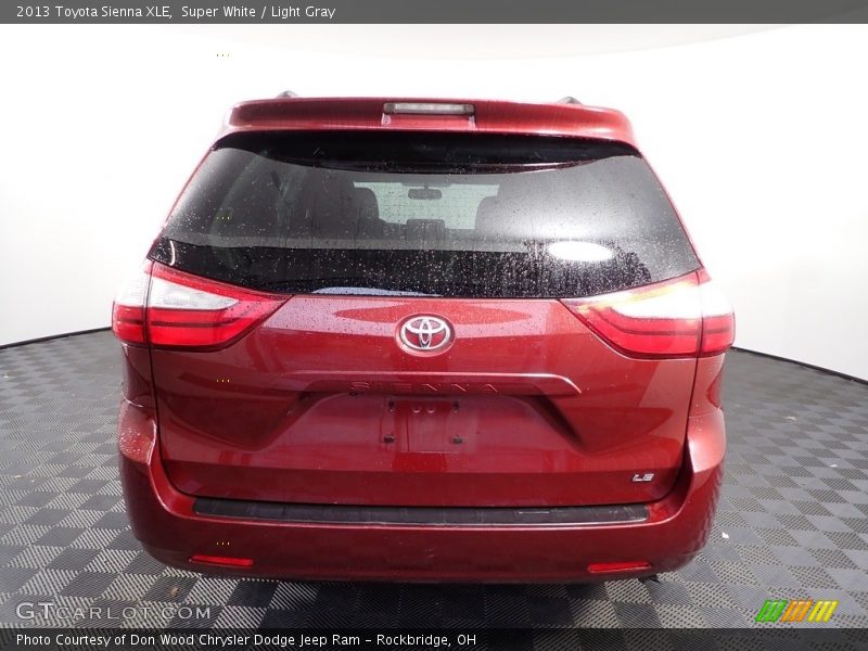 Super White / Light Gray 2013 Toyota Sienna XLE