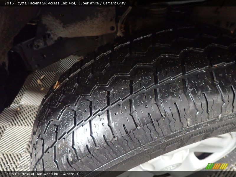 Super White / Cement Gray 2016 Toyota Tacoma SR Access Cab 4x4